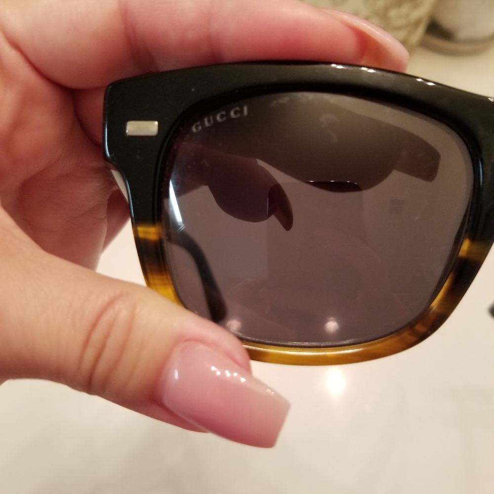 Gucci Sunglasses - Picture 5 of 7